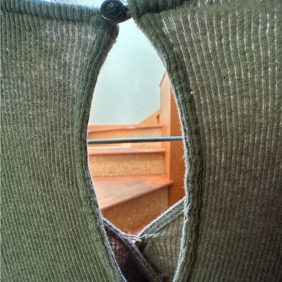 American Eagle jumpsuit. Brown, size small will fit a medium. - Picture 8 of 10